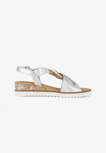 Босоножки на танкетке