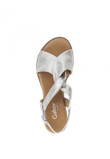 Босоножки на танкетке