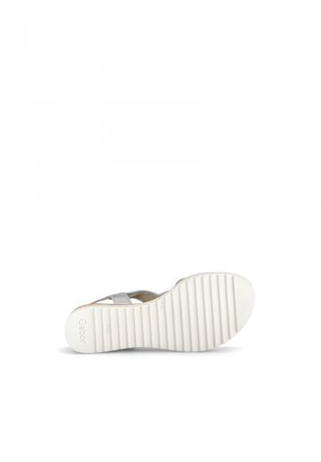 Босоножки на танкетке