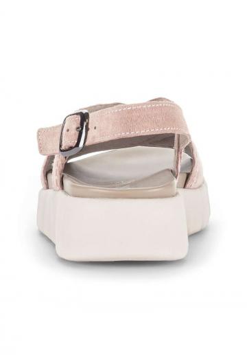 Босоножки на танкетке