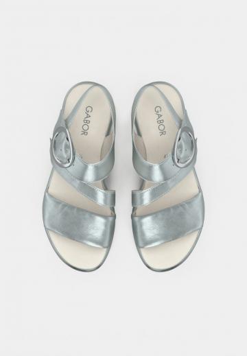 Босоножки на танкетке