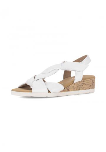 Босоножки на танкетке