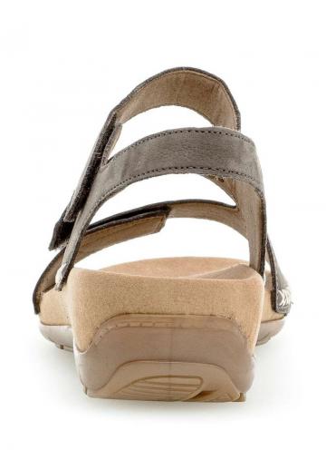 Босоножки на танкетке