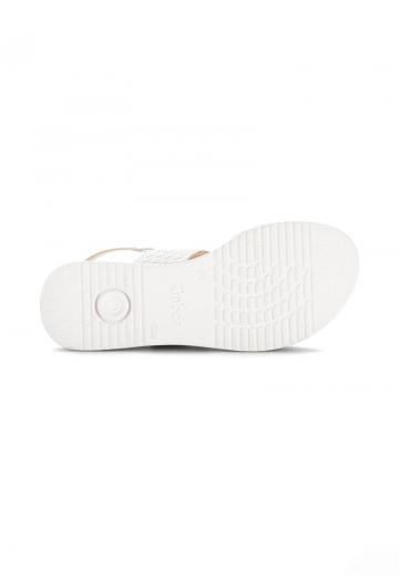 Босоножки на танкетке