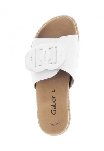 Босоножки на каблуке