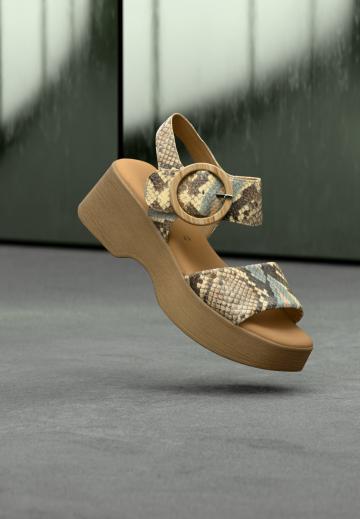 Босоножки на платформе