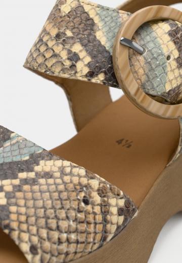 Босоножки на платформе