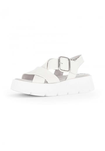 Босоножки на танкетке