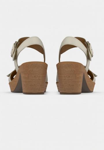 Босоножки на платформе