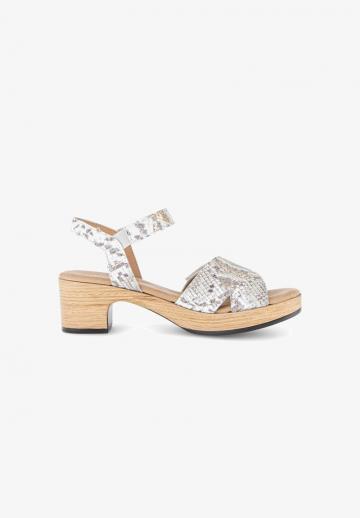 Босоножки на платформе