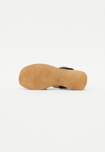 Босоножки на платформе