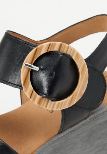 Босоножки на платформе