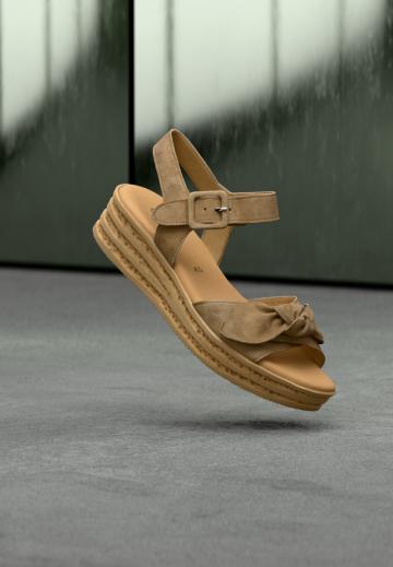 Босоножки на платформе