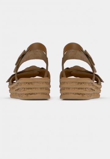 Босоножки на платформе