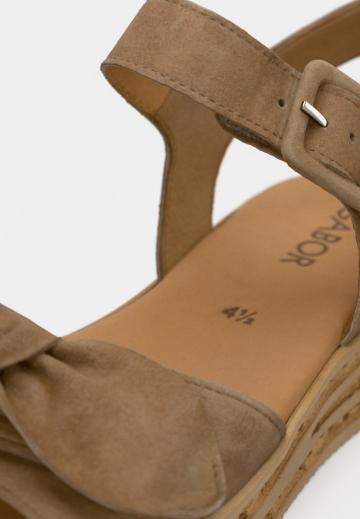 Босоножки на платформе