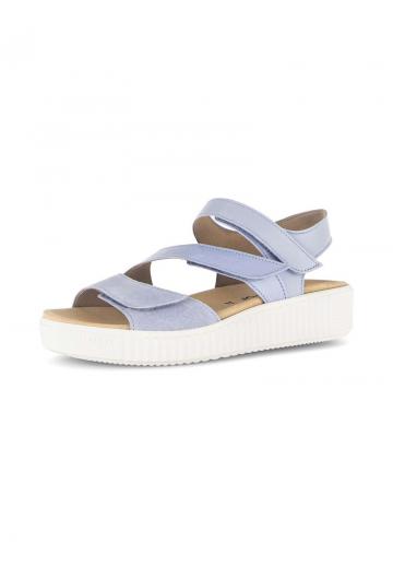 Босоножки на танкетке