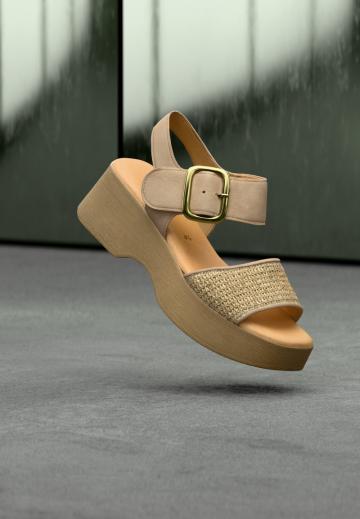 Босоножки на платформе