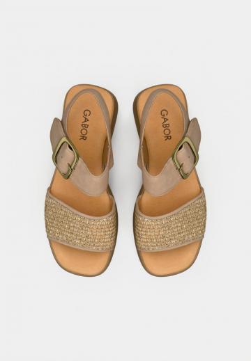 Босоножки на платформе