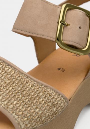 Босоножки на платформе