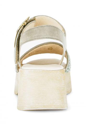 Босоножки на платформе