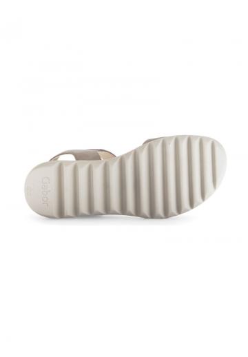 Босоножки на танкетке