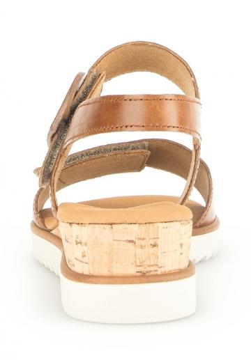 Босоножки на танкетке