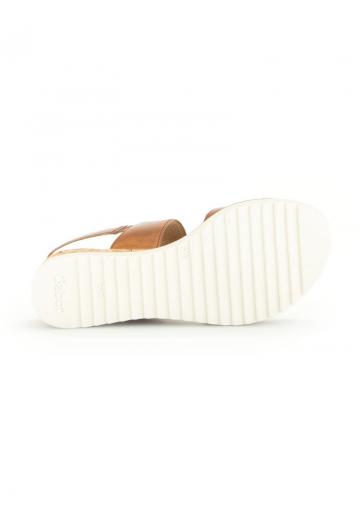 Босоножки на танкетке