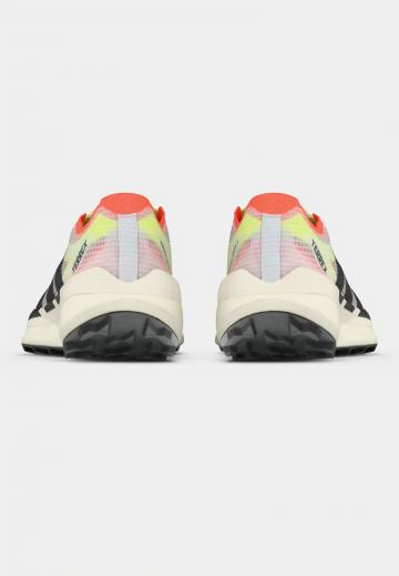 Беговые кроссовки