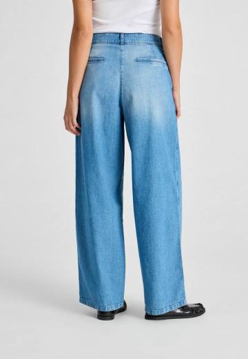 Клешеные джинсы