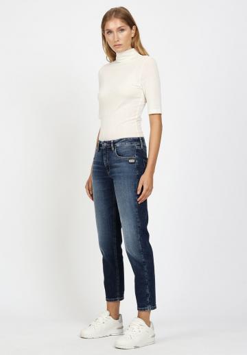 Короткие джинсы