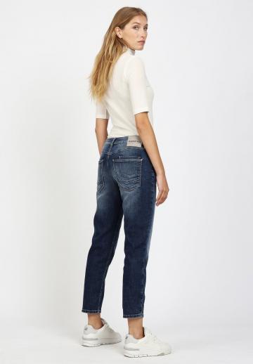 Короткие джинсы