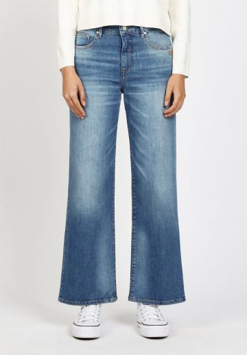 Клешеные джинсы