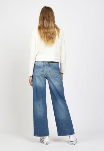 Клешеные джинсы