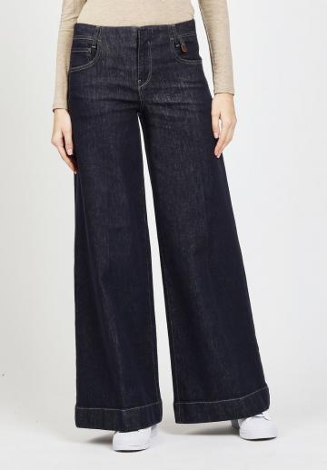 Клешеные джинсы