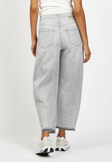 Свободные джинсы