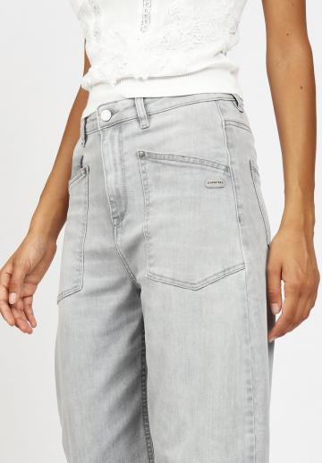 Свободные джинсы