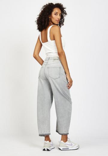 Свободные джинсы