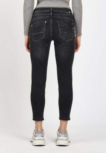 Короткие джинсы