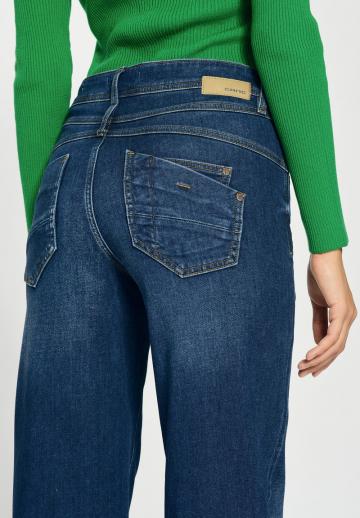 Свободные джинсы