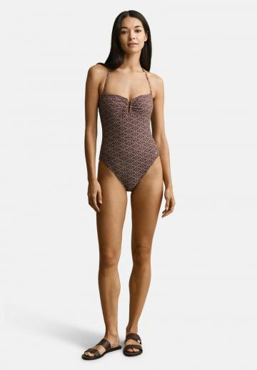 Слитный купальник