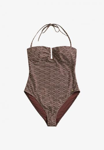 Слитный купальник