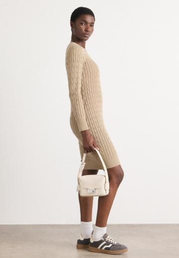 Платье футляр