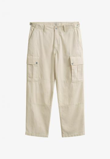 Брюки с накладными карманами