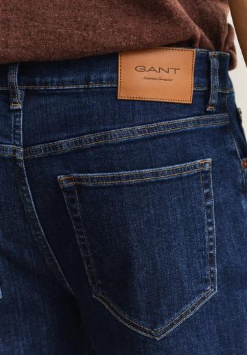 Прямые джинсы