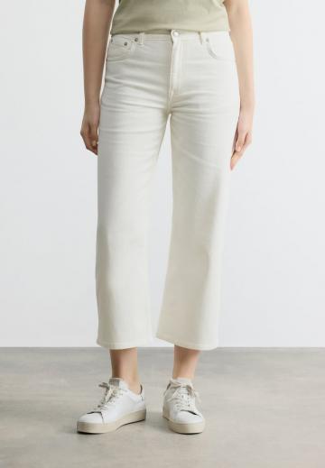 Короткие джинсы