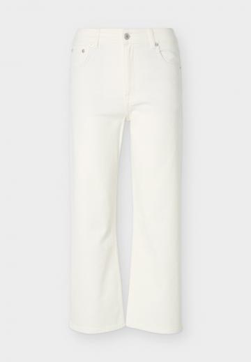 Короткие джинсы