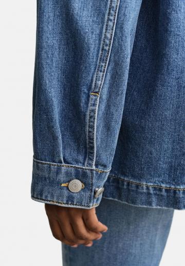 Короткое пальто