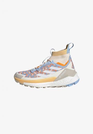 Походные ботинки