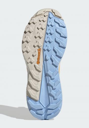 Походные ботинки