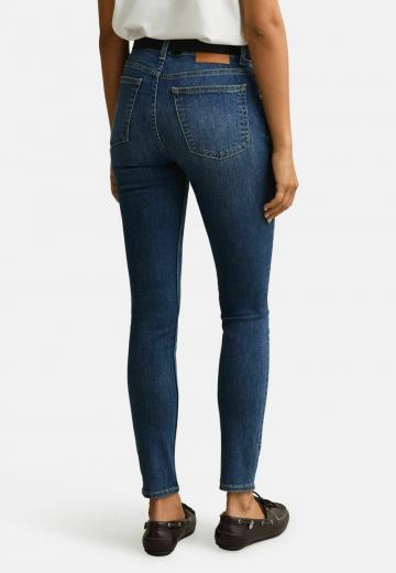 Узкие джинсы
